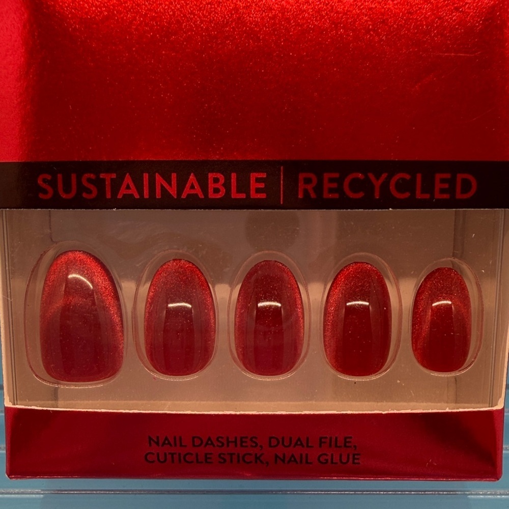 The Pop Nail Dashes by Red Aspen - Red Press-On Nails - Picture 2 of 5